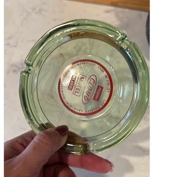 Vintage Cloud Motel California Green Glass red details signs of use mid century - Picture 2 of 6